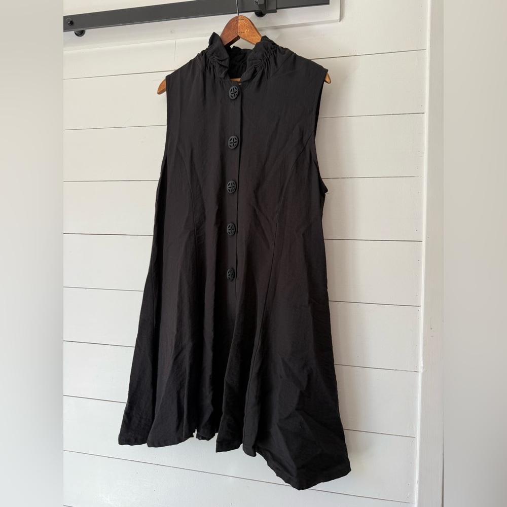 Et Lois Women’s Black Sleeveless Dress Ruffle Collar Women’s Size Medium